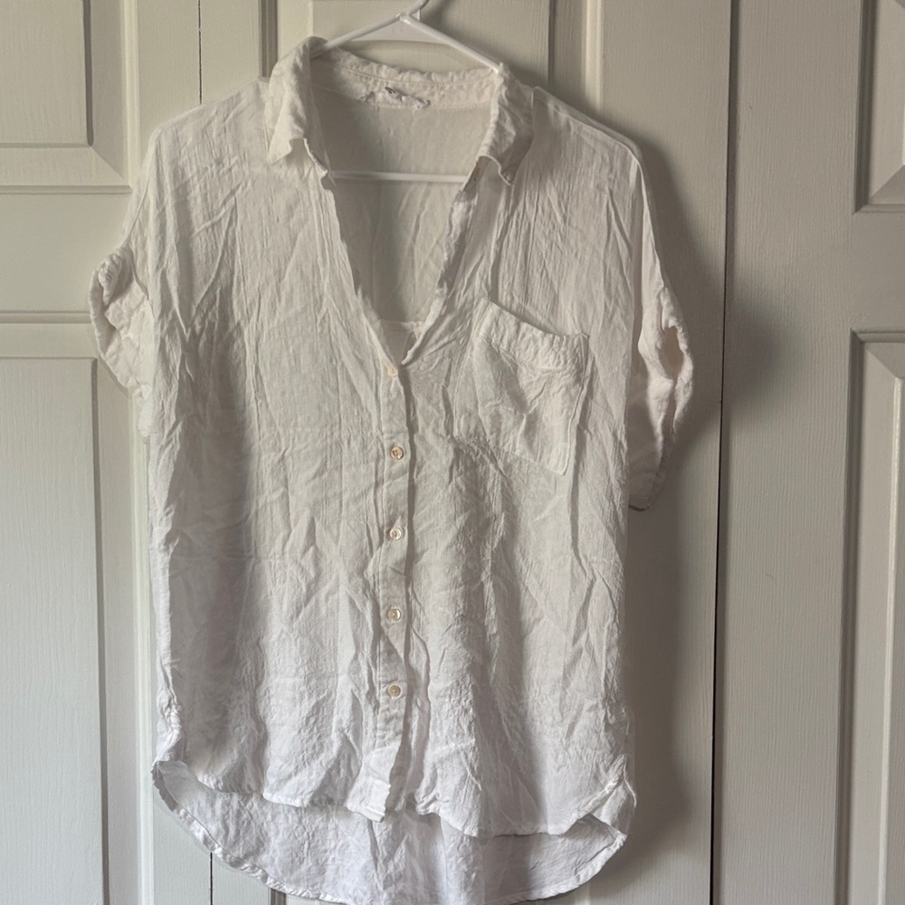 Jane & Delaney Lightweight White Button-Up Shirt